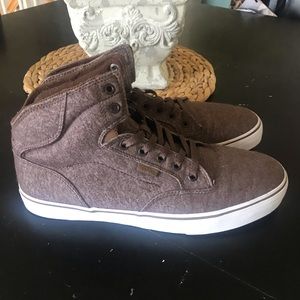 Men’s Vans Brown Flannel Winston Hi High Top Shoes Size 12